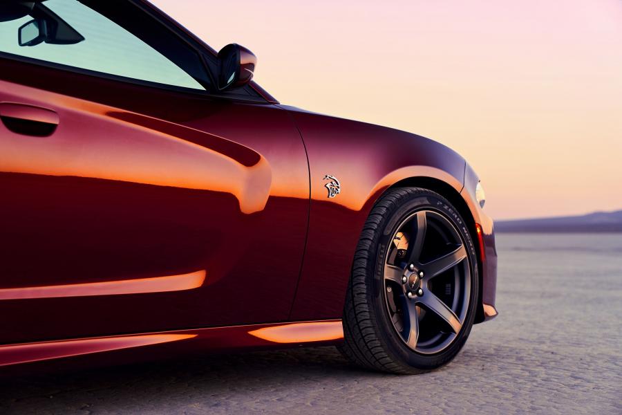 Детали экстерьера Dodge Charger SRT Hellcat (LD) 2018 года  (фото 11 из 20)